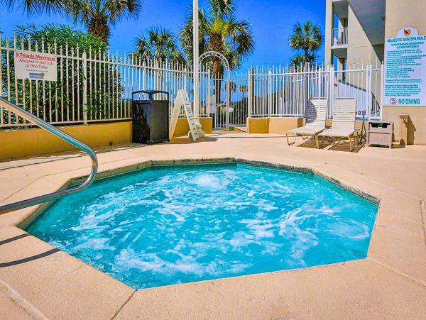 Lovely Gulf Front Vacation Condo with 2 Bedrooms