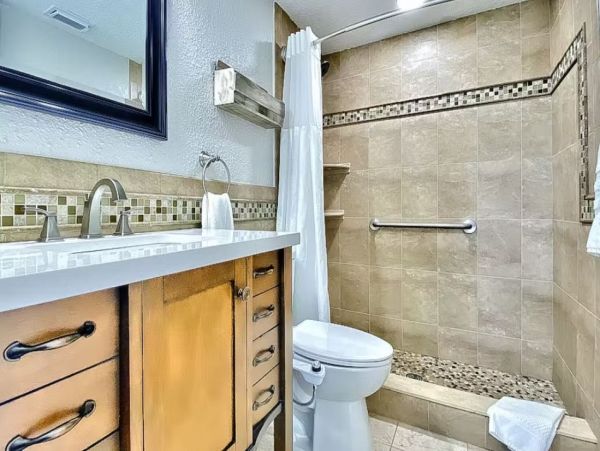 Oceanfront 2 Bedroom Indian Shores Vacation Condo