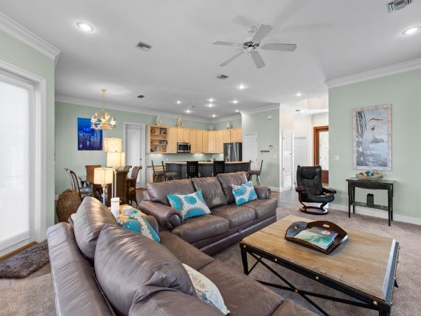 Lakefront Home with 4 Bedrooms in Destin Sleeps 11