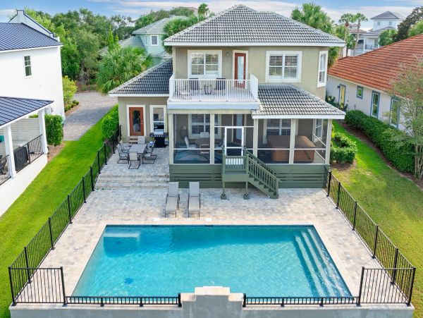 Lakefront Home with 4 Bedrooms in Destin Sleeps 11