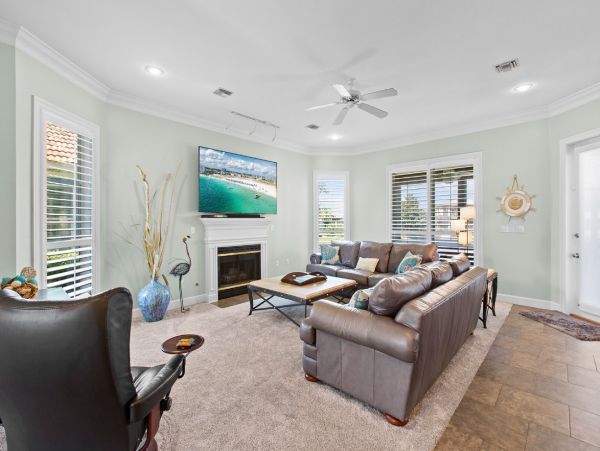 Lakefront Home with 4 Bedrooms in Destin Sleeps 11