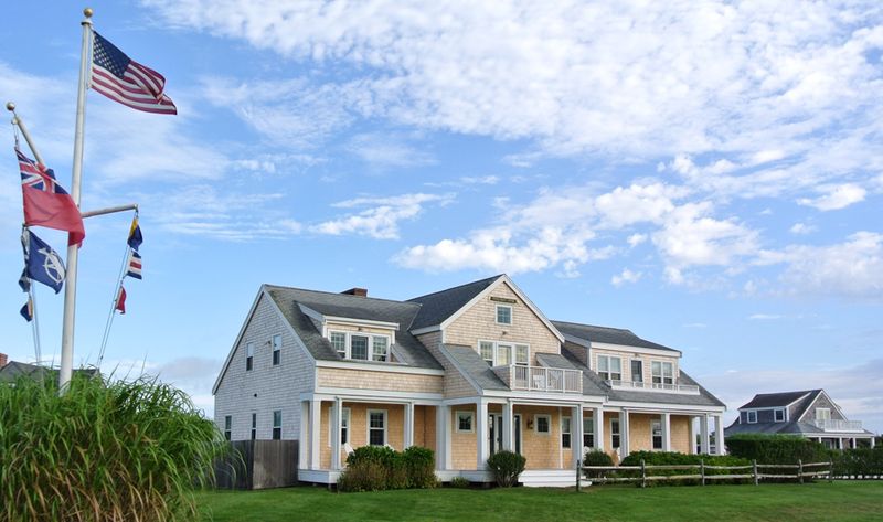 Nantucket Home 1044047
