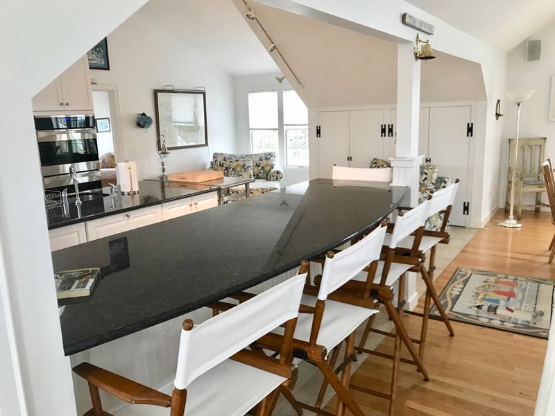 Nantucket Home 1044047