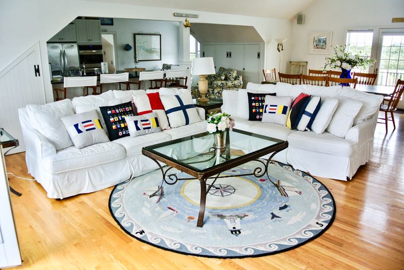 Nantucket Home 1044047