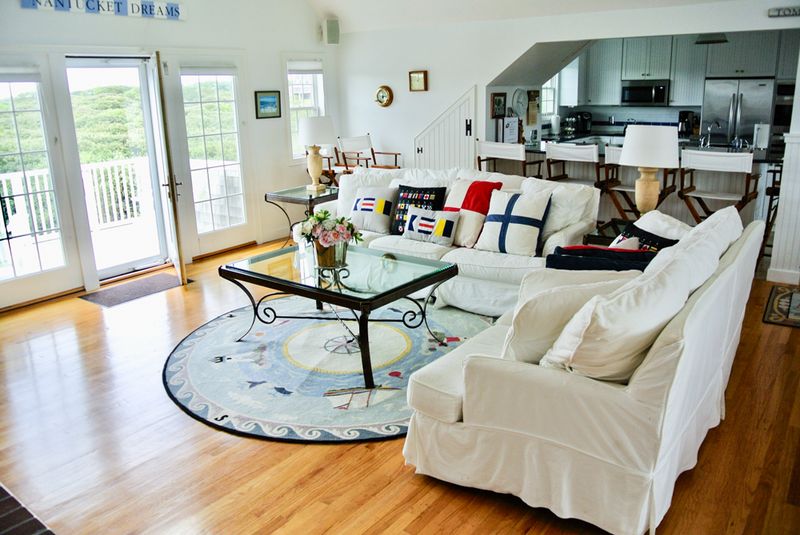 Nantucket Home 1044047