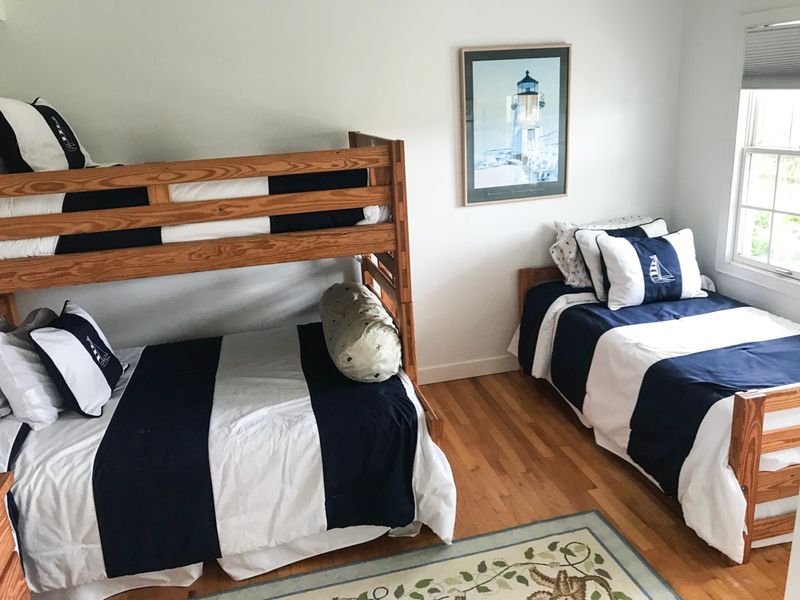 Nantucket Home 1044047