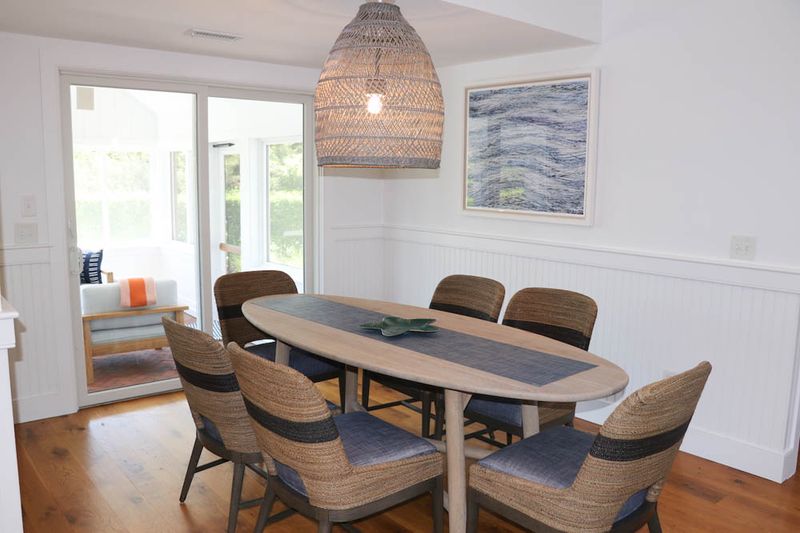 Main House & Guest Cottage -Nantucket Charm
