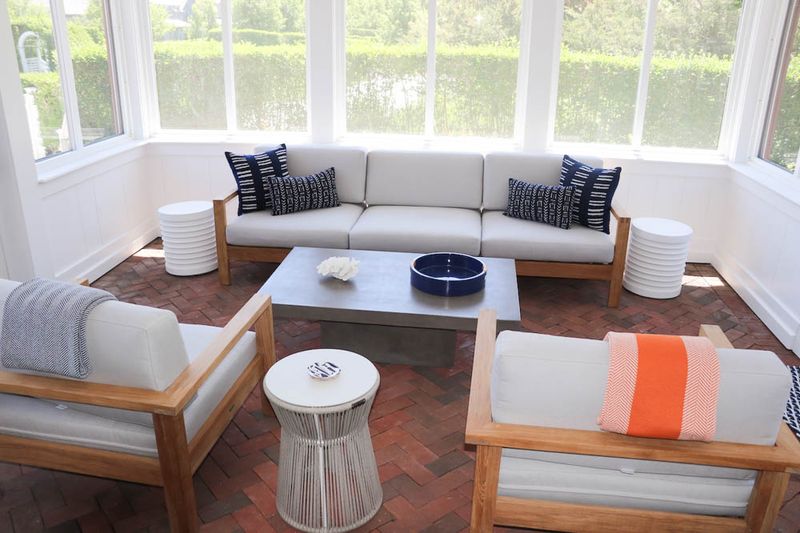Main House & Guest Cottage -Nantucket Charm