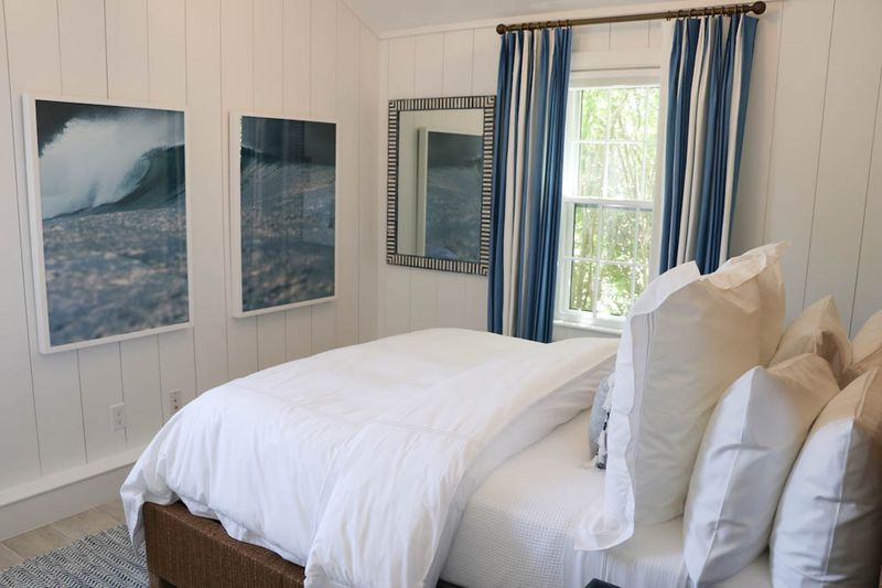 Main House & Guest Cottage -Nantucket Charm