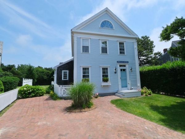 Nantucket Home 1044103