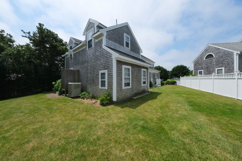 Nantucket Home 1044103