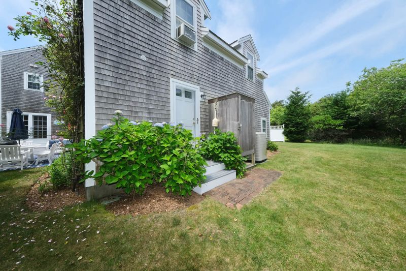 Nantucket Home 1044103
