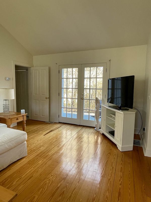 Nantucket Home 1044103
