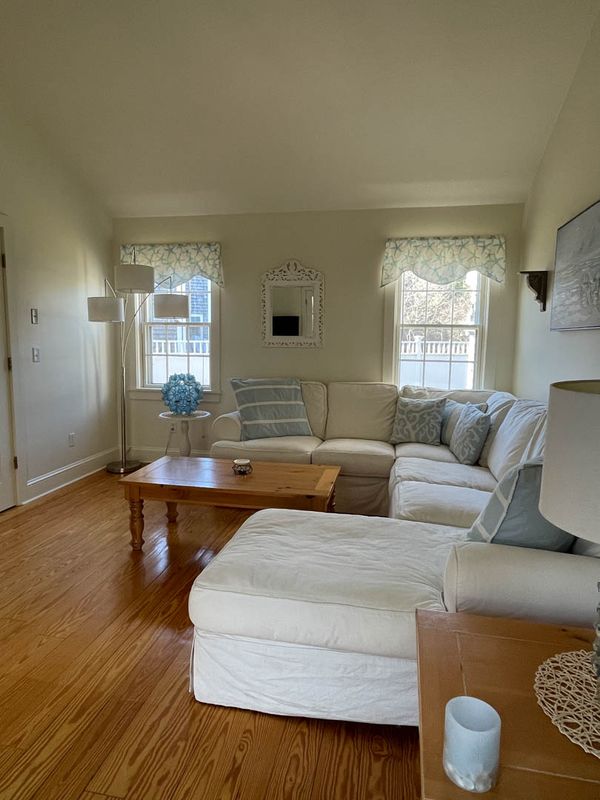 Nantucket Home 1044103
