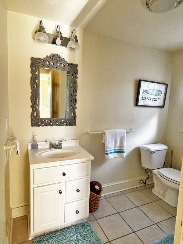 Nantucket Home 1044103