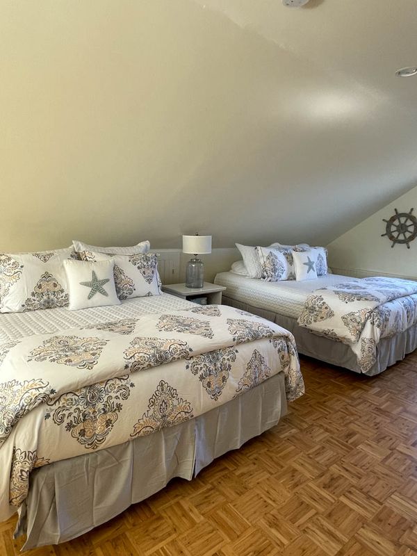 Nantucket Home 1044103