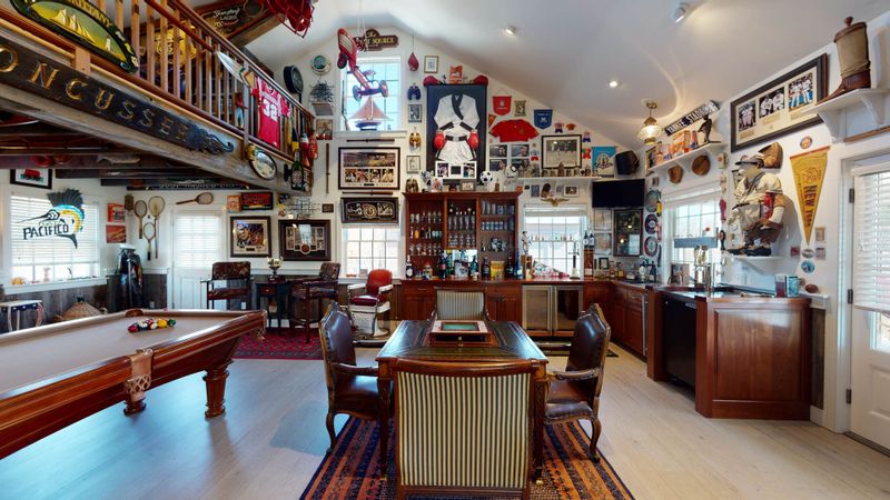 Nantucket Vacation Rental Luxury Close to Cisco & Surfside