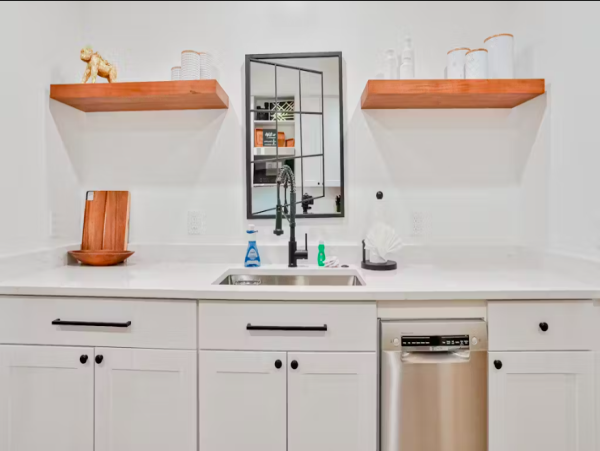 Charming Downtown Bonita Springs Cottage