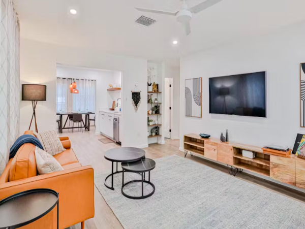 Charming Downtown Bonita Springs Cottage