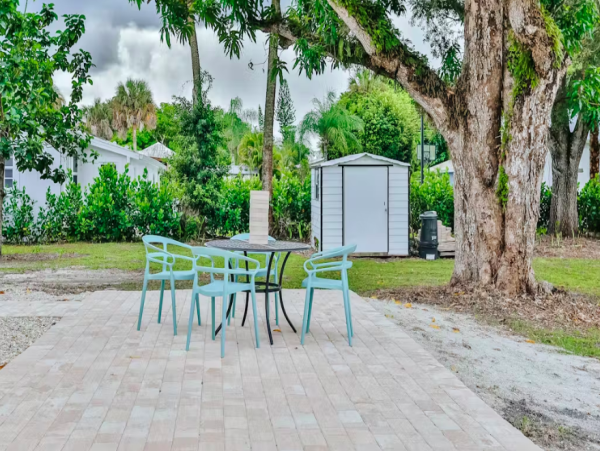 Charming Downtown Bonita Springs Cottage