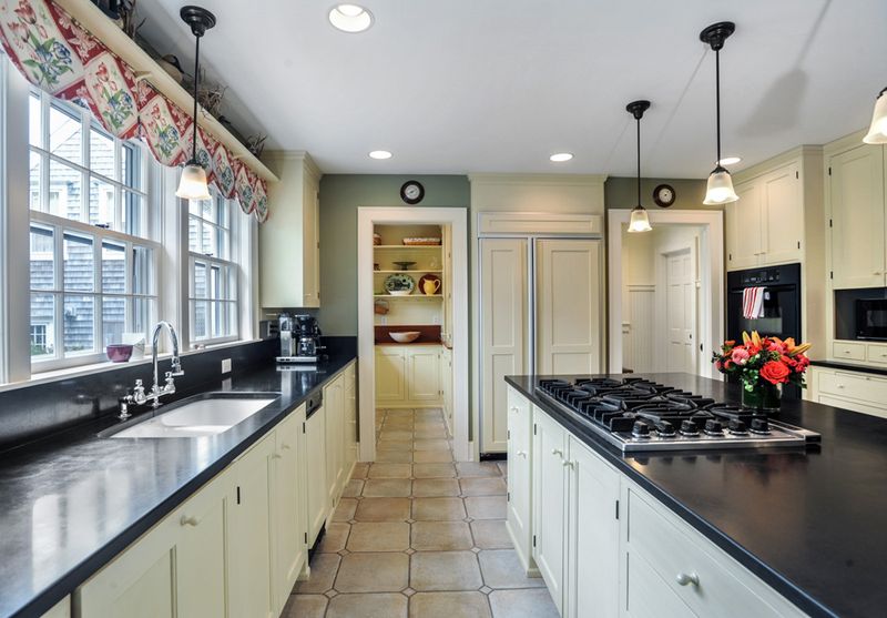 Nantucket Vacation Home Five Bedroom Walk to Beach