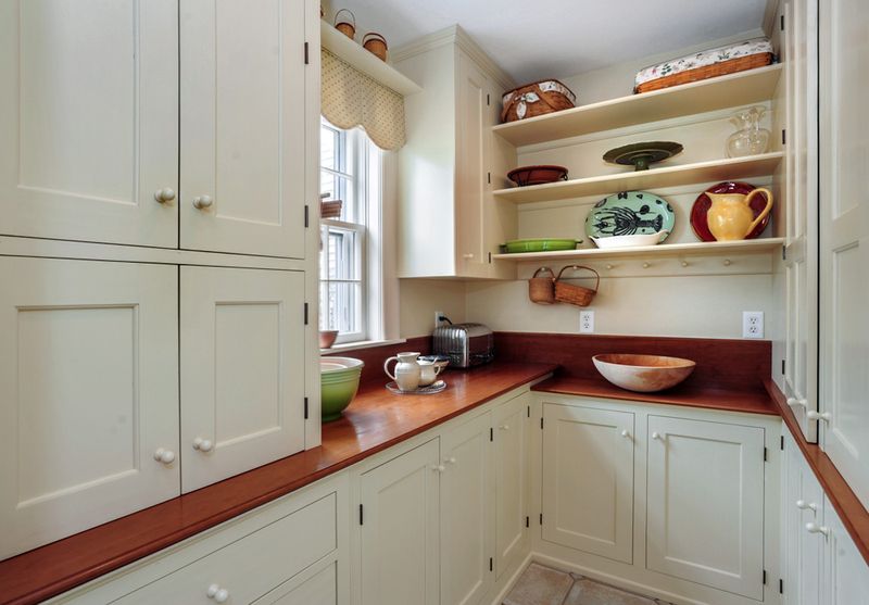Nantucket Vacation Home Five Bedroom Walk to Beach