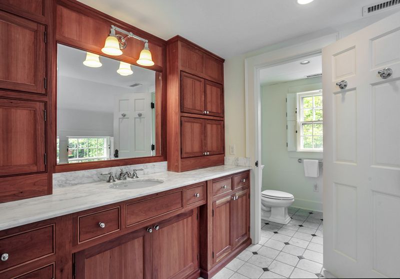 Nantucket Vacation Home Five Bedroom Walk to Beach