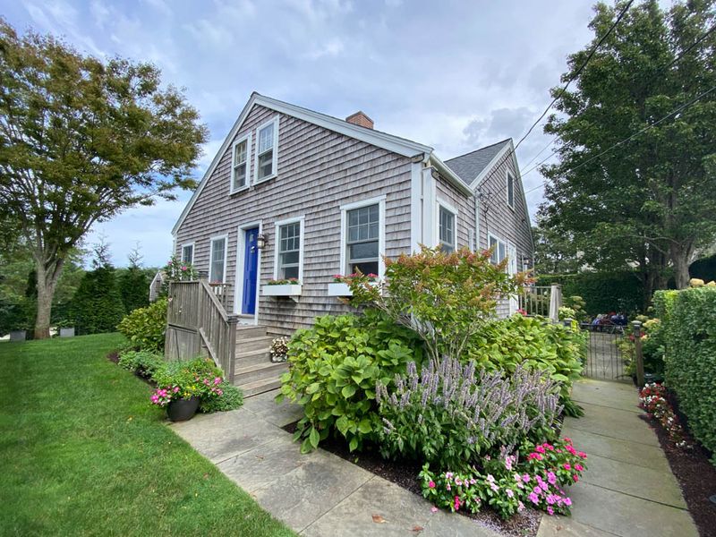 Nantucket Four Bedroom Vacation Rental Near the Beach