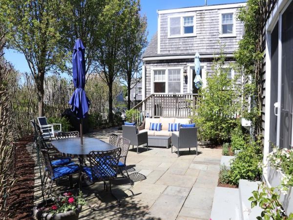 Nantucket Four Bedroom Vacation Rental Near the Beach