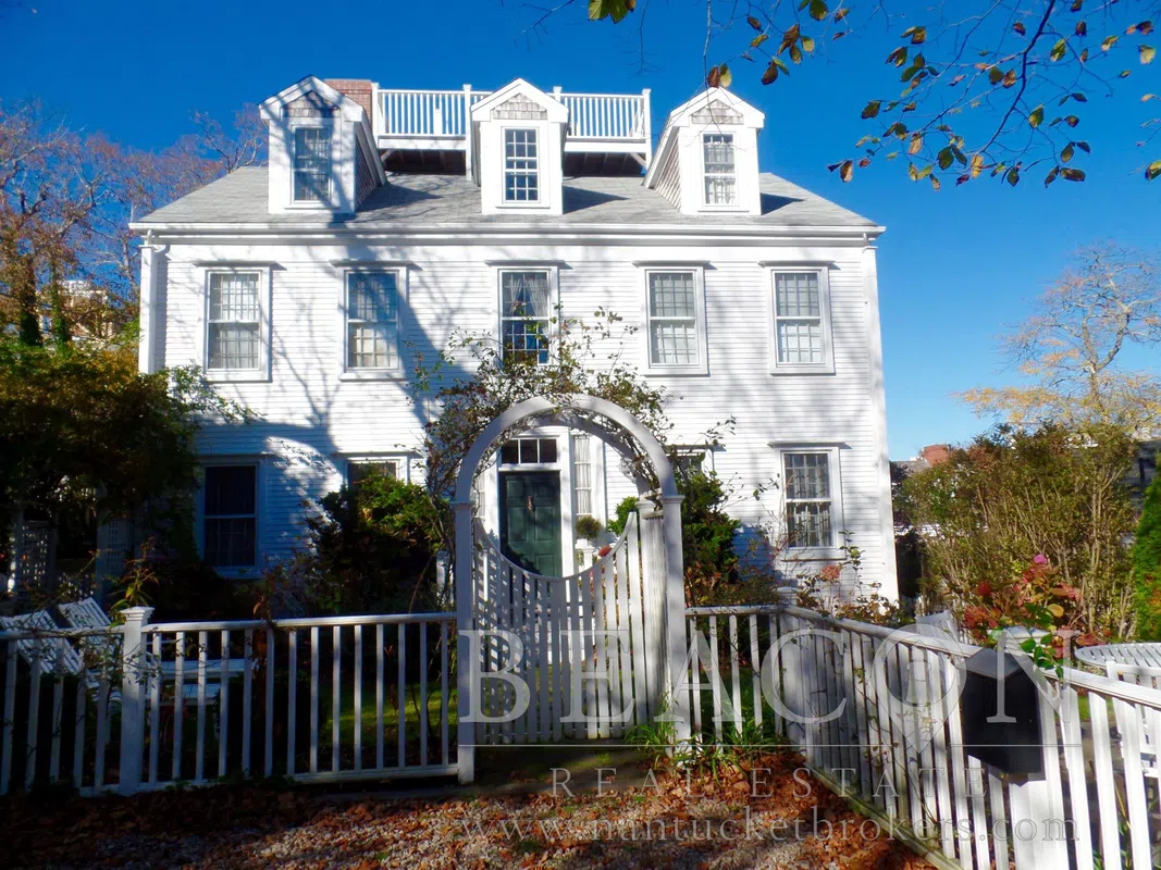 Nantucket Home 1044446