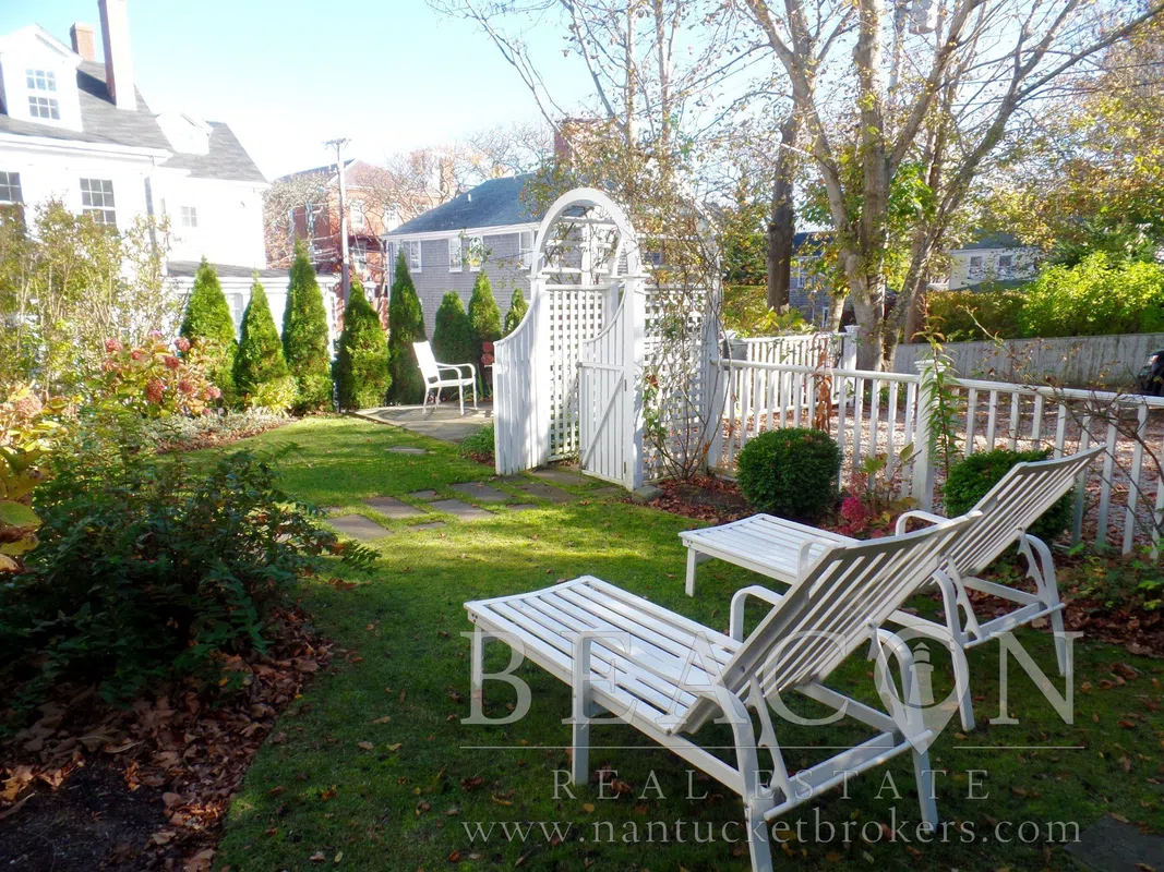 Nantucket Home 1044446