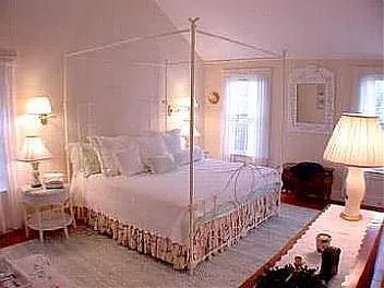 Nantucket Home 1044446