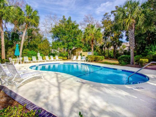 Hilton Heac Lovely Two Bedroom Vacation Condo Across from Beach