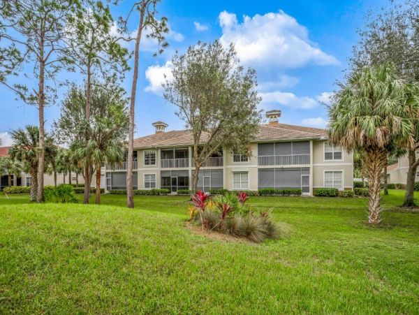 Naples Vacation Condo Two Bedroom