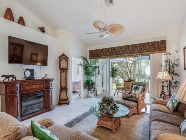 Naples Vacation Condo Two Bedroom