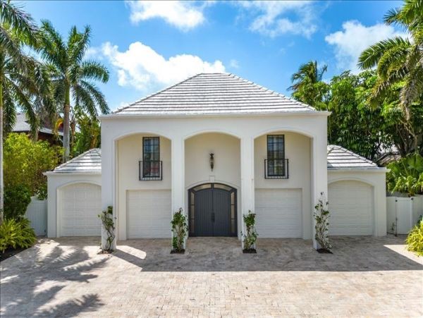 Six Bedroom Vacation Home on the Beach with Pool, Spa & Great Sunset Views