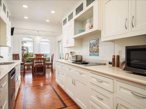 Six Bedroom Vacation Home on the Beach with Pool, Spa & Great Sunset Views