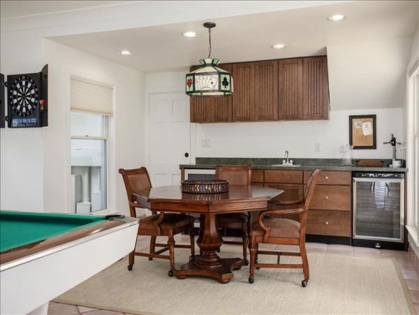Six Bedroom Vacation Home on the Beach with Pool, Spa & Great Sunset Views