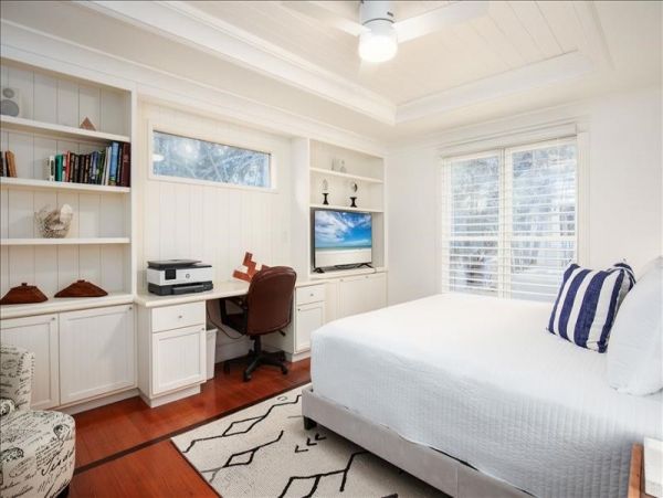 Six Bedroom Vacation Home on the Beach with Pool, Spa & Great Sunset Views
