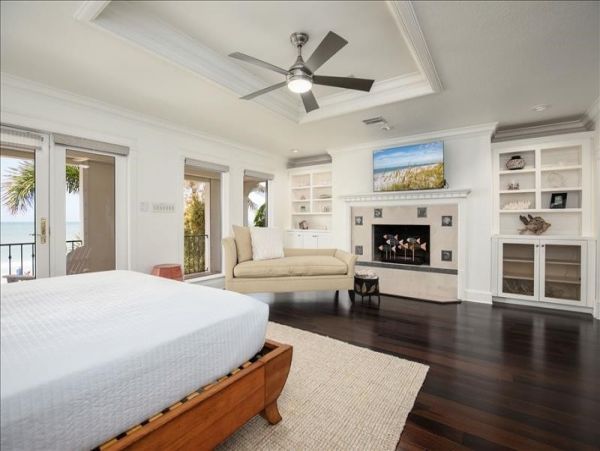 Six Bedroom Vacation Home on the Beach with Pool, Spa & Great Sunset Views