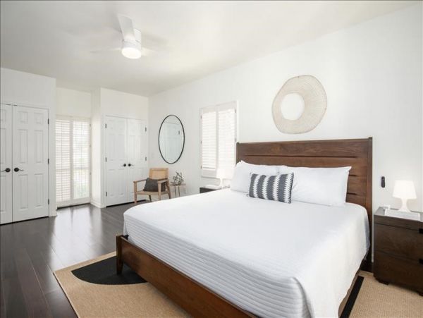 Six Bedroom Vacation Home on the Beach with Pool, Spa & Great Sunset Views