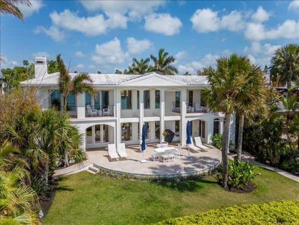 Six Bedroom Vacation Home on the Beach with Pool, Spa & Great Sunset Views