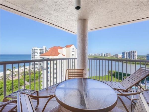 Naples Steps to Beach Vacation Condo Three Bedrooms
