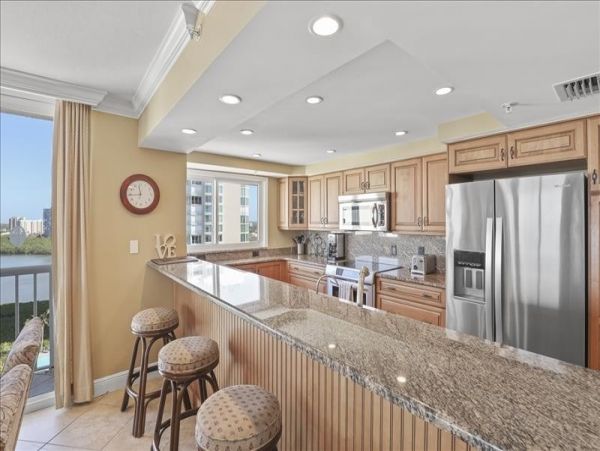 Naples Steps to Beach Vacation Condo Three Bedrooms