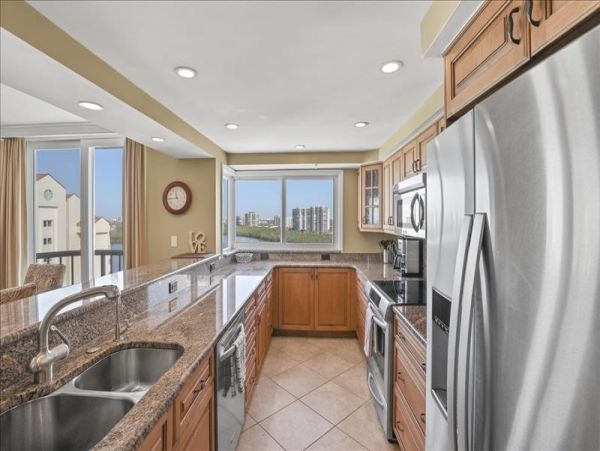 Naples Steps to Beach Vacation Condo Three Bedrooms