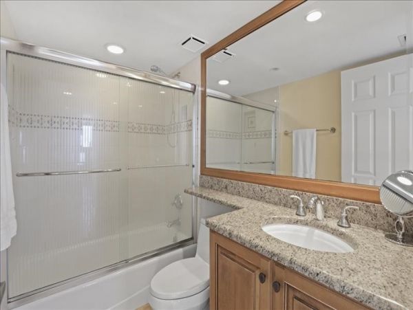 Naples Steps to Beach Vacation Condo Three Bedrooms