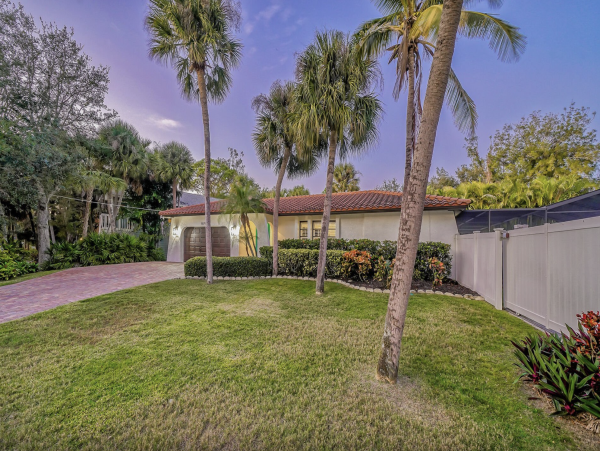 Siesta Key Vacation Rental - Three Bedroom Beach Home with Private Pool