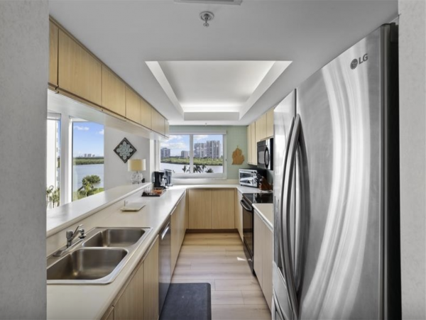 3 Bedroom Naples Vacation Condo with Gulf Views & Close to Beach
