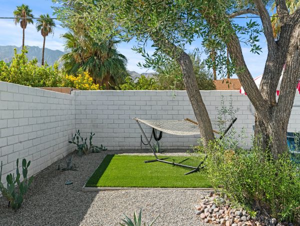 Palm Springs Home 1045114