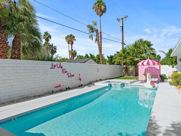 Palm Springs Home 1045114